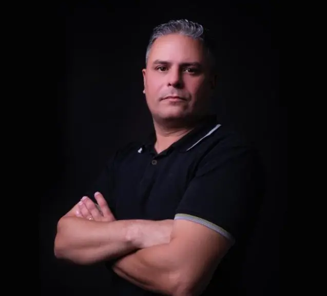 Leonardo Lopes — Consultor especializado em loteamentos premium